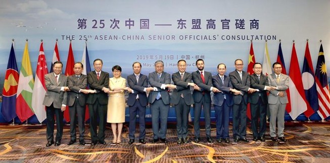 Các nước Asean kêu gọi kiềm chế ở biển Đông