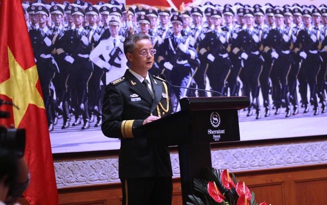 Tùy viên quân sự Trung Quốc nói 'không đe dọa bất cứ nước nào'