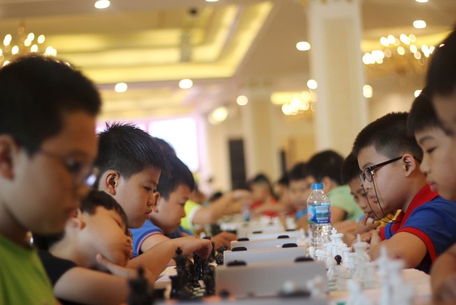 1.000 kỳ thủ nhí tranh tài giải Cờ vua nhanh Hà Nội