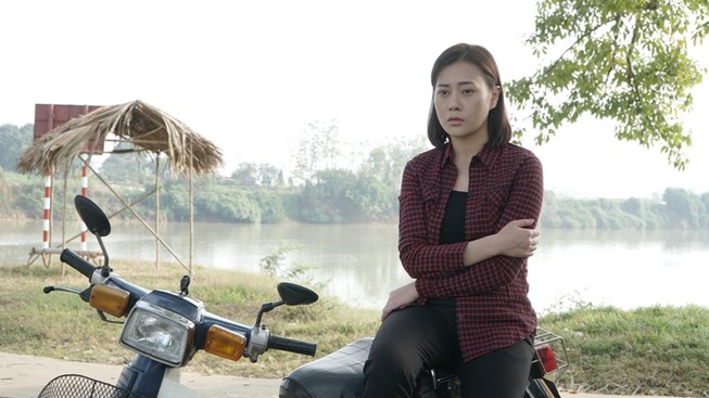 'Quỳnh búp bê' hóa thân thành cô giáo trường làng