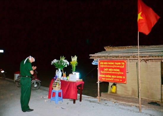 Nén đau thương, gác niềm vui, người lính kiên cường chống dịch