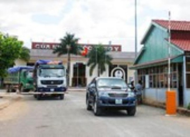 Quy định mới về xuất nhập cảnh Việt Nam - Lào