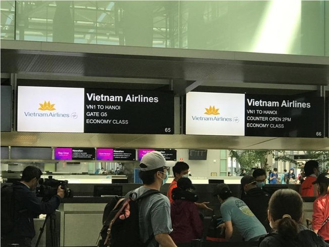 Hơn 340 công dân Việt Nam từ Mỹ đã về nước an toàn