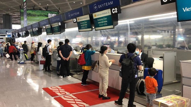Các công dân Việt Nam từ Nhật Bản về nước trước đó.