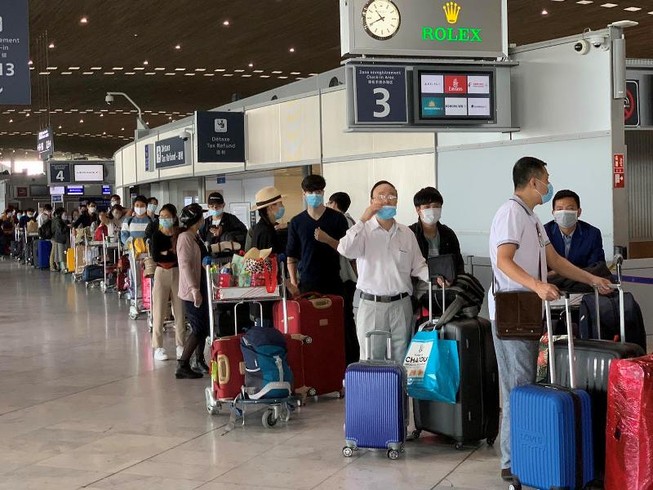 Đưa hơn 280 người Việt Nam từ Pháp và các nước lân cận về nước