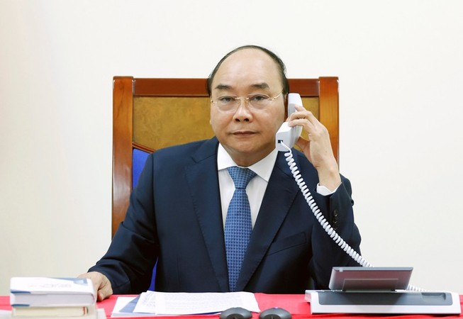 hủ tướng Nguyễn Xuân Phúc tại cuộc điện đàm. Ảnh: VGP