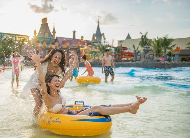 'Chiến đấu' để hồi sinh lại du lịch sau cú đá bồi