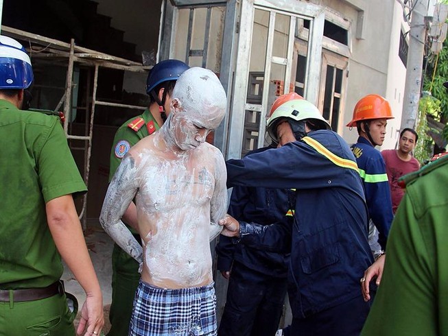 1 thanh niên ngáo đá, định tự tử trên tầng 3