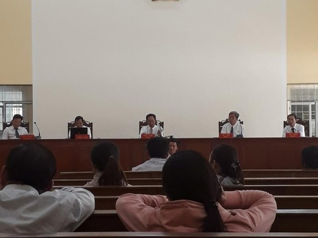 Trưởng phòng LĐ-TB&XH huyện tham ô tiền tỉ lãnh án