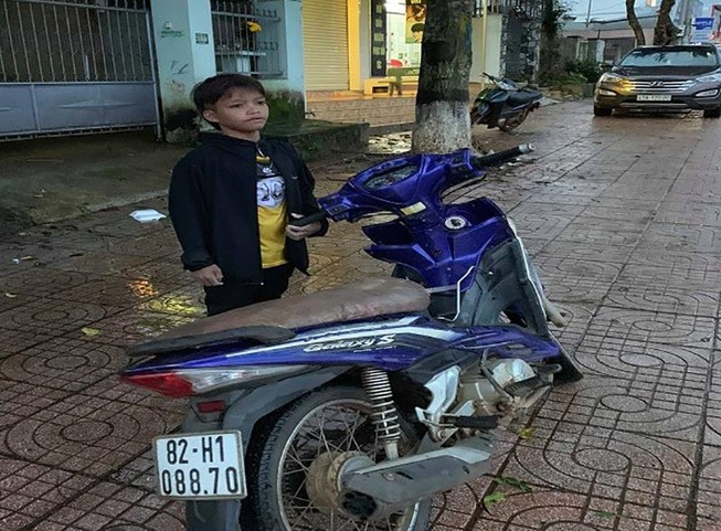Trẻ 13 tuổi chạy xe máy gần 300 km từ Kon Tum sang Đắk Lắk