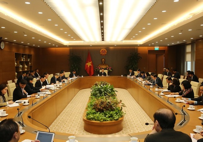 Ban Chỉ đạo quốc gia họp bàn thời gian học sinh đi học lại