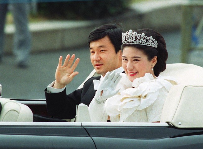 Nhật hoàng mới và gánh nặng truyền thống Hoàng gia