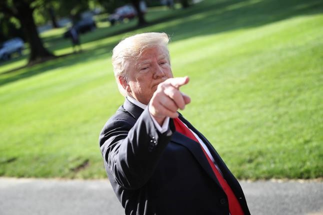 Người dân Mỹ nghĩ sao về việc luận tội ông Trump?