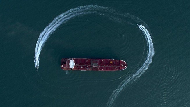 Hải quân Anh sẽ hộ tống tàu hàng qua eo biển Hormuz