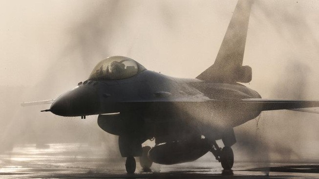 Trung Quốc dọa trừng phạt việc Mỹ bán F-16 cho Đài Loan
