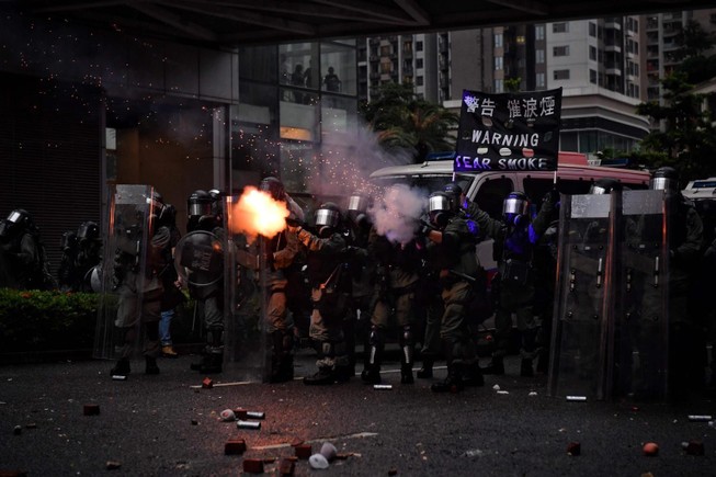 'Biểu tình Hong Kong là khủng hoảng lớn nhất từ trước đến nay'