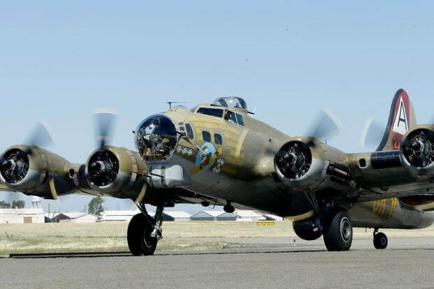 Tai nạn 'pháo đài bay' B-17, ít nhất 7 người chết
