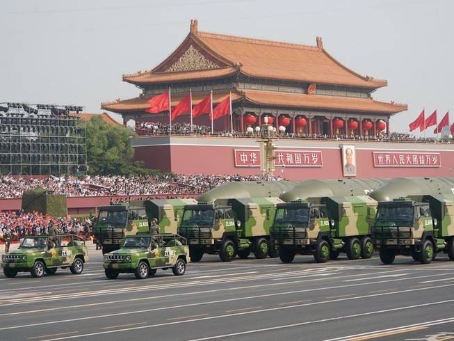 Các tên lửa hạt nhân Đông Phong DF-5B trong Lễ duyệt binh kỷ niệm 70 năm Quốc khánh Trung Quốc 01/10/2019. Ảnh: XINHUA