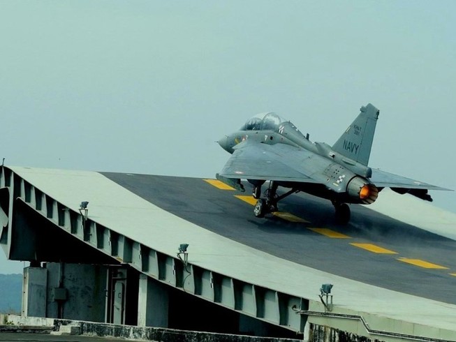 Tiêm kích hạng nhẹ đa năng HAL Tejas của Ấn Độ. Ảnh: REUTERS