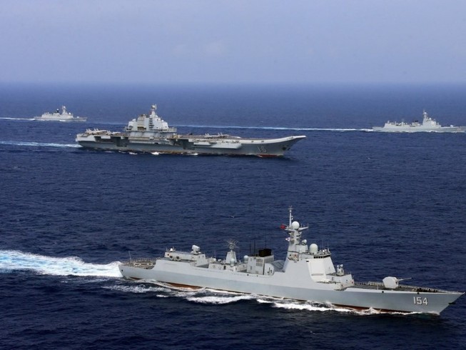 Nhóm tàu sân bay Liêu Ninh của Trung Quốc tập trận ở Thái Bình Dương hồi tháng 4-2018. Ảnh: AFP