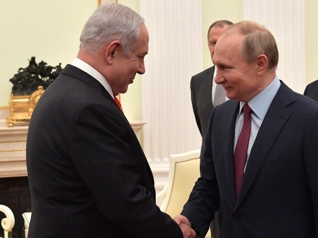 Tổng thống Nga Vladimir Putin (phải) và Thủ tướng Israel Benjamin Netanyahu. Ảnh: JERUSALEM POST