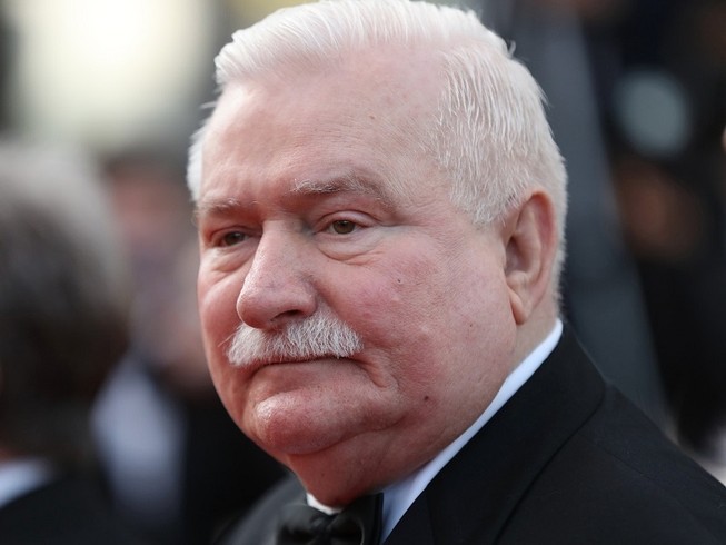 Cựu Tổng thống Ba Lan Lech Walesa kêu gọi nước này sát lại gần Nga thay vì Mỹ. Ảnh: REUTERS