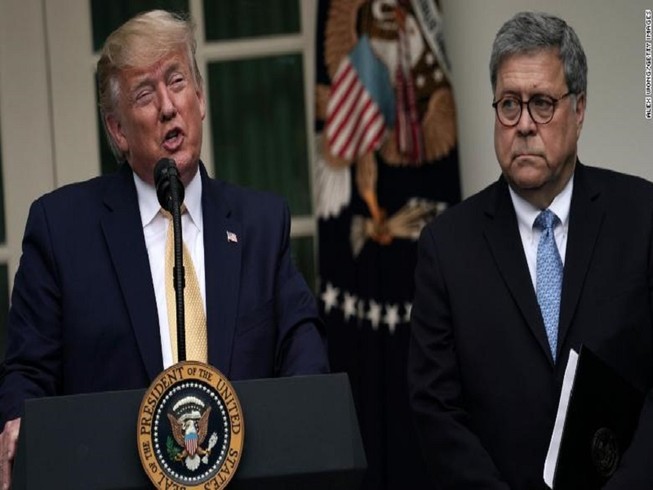 Tổng thống Mỹ Donald Trump vẫn khen ngợi Bộ tưởng Tư pháp William Barr dù mình bị chỉ trích. Ảnh: CNN