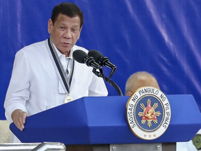 Tổng thống Philippines Rodrigo Duterte tuyên bố Philippines có thể tồn tại mà không cần có sự giúp đỡ quân sự của Mỹ. Ảnh: REUTERS