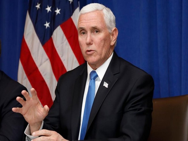 Tổng thống Mike Pence kêu gọi tất cả mọi người cùng chung tay chống dịch COVID-19. Ảnh: AP