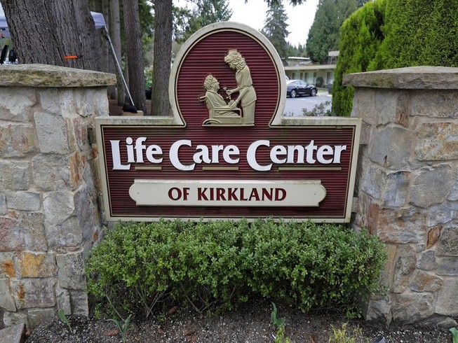 Phần lớn các ca tử vong tại Mỹ đều có liên quan đến viện dưỡng lão Life Care Center thuộc TP Kirkland, bang Washington. Ảnh: AP