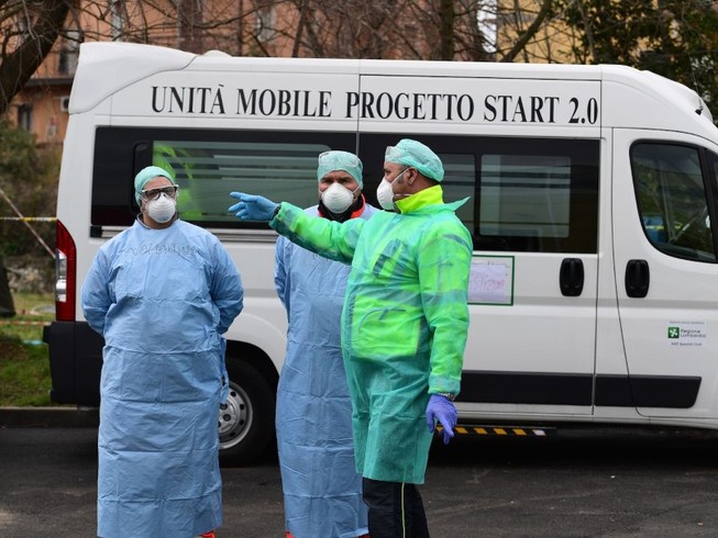 Nhân viên y tế tại Bệnh viện Brescia, vùng Lombardy (Ảnh chụp ngày 13-3). Ảnh: AFP