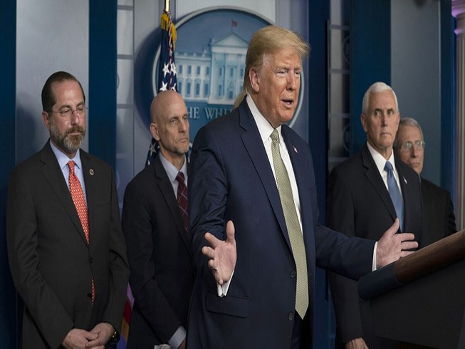 Tổng thống Mỹ Donald Trump trong một buổi họp báo về đại dịch COVID-19. Ảnh: AP