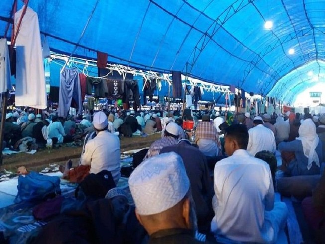 Hình ảnh các tín đồ tham dự một sự kiện của đạo Hồi tại tình Nam Sulawesi, Indonesia hôm 19-3. Ảnh: THE STRAITS TIMES