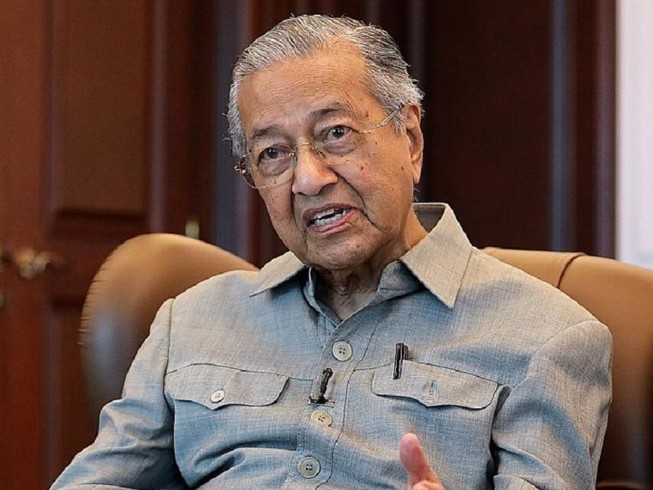Cựu Thủ tướng Malaysia, ông Mahathir Mohamad đang tự cách ly tại nhà sau khi tiếp xúc với một ca nhiễm COVID-19. Ảnh: THE STRAITS TIMES