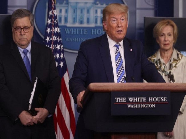 Tổng thống Trump kêu gọi cần phải bảo vệ người Mỹ gốc Á sau những báo cáo họ bị phân biệt bằng lời nói và bạo lực. Ảnh: REUTERS
