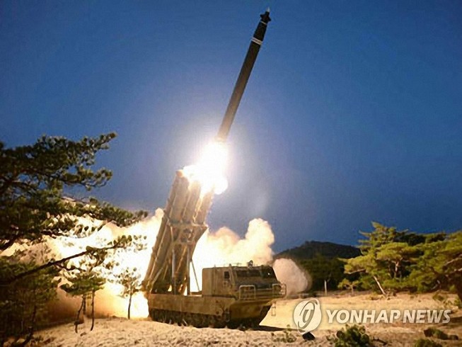 Hãng thông tấn trung ương Triều Tiên (KCNA) nói vụ thử nghiệm tên lửa ngày 29-3 là thực sự thành công. Ảnh: KCNA/ REUTERS