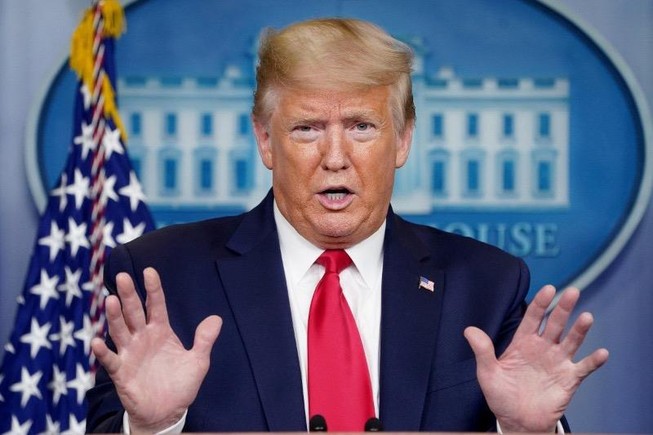 Tổng thống Trump trong cuộc họp báo tại Nhà Trắng ngày 8-4. Ảnh: REUTERS