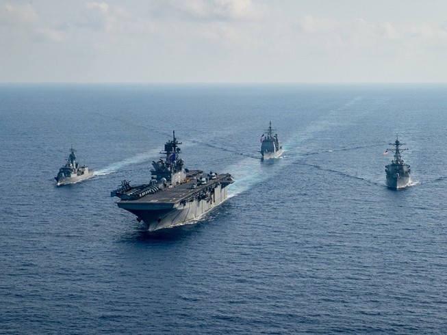 Ngày 22-4, Bộ Quốc phòng Úc thông báo ba tàu USS America, USS Barry, USS Bunker HIll (Mỹ) và tàu HMAS Parramatta (Úc) đã diễn tập ở biển Đông. Ảnh: BỘ QUỐC PHÒNG ÚC