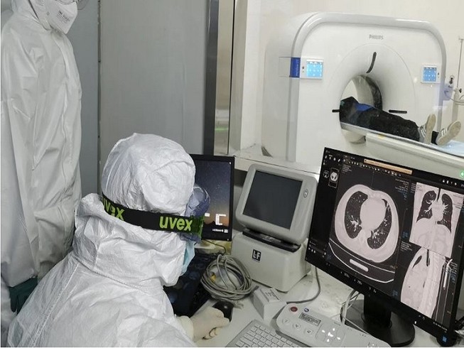 Các nhà nghiên cứu thấy rằng virus gây dịch COVID-19 vẫn còn tồn tại trong phổi người đã khỏi bệnh. Ảnh: TÂN HOA XÃ