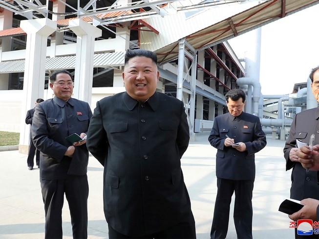Chủ tịch Triều Tiên Kim Jong-un dự lễ khánh thành nhà máy sản xuất phân bón Sunchon ngày 1-5. Ảnh: KCNA
