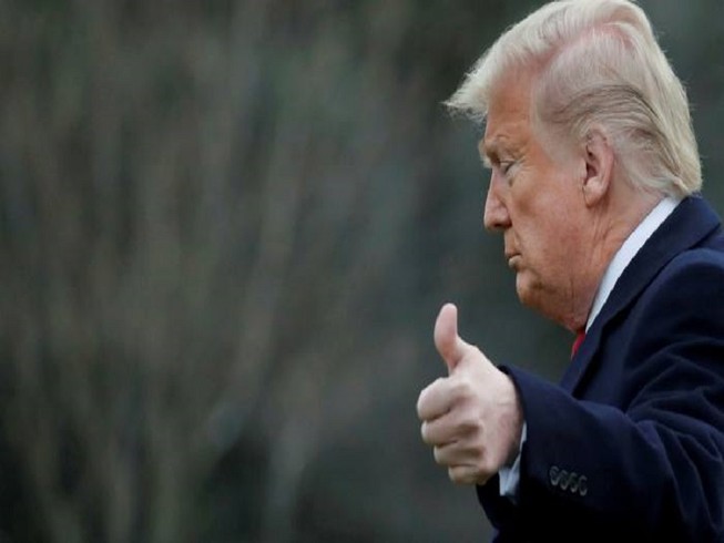 Tổng thống Mỹ Donald Trump ra chỉ thị kéo dài lệnh cấm sử dụng các thiết bị viễn thông của tập đoàn Huawei (Trung Quốc)