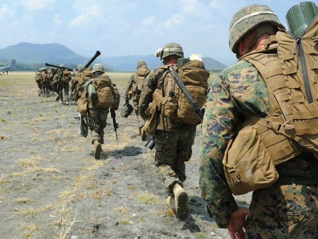 Lính Mỹ và lính Philippines tham gia cuộc tập trận chung Balikatan vào tháng 5-2017. Ảnh: AFP