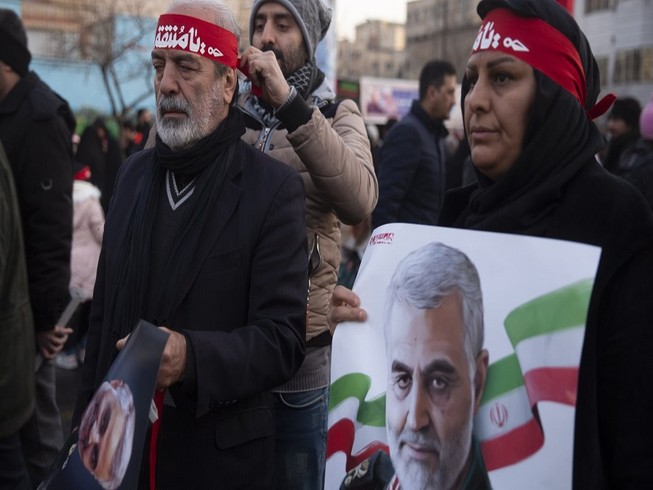 Người dân thủ đô Tehran tại lễ tang tướng Soleimani, người bị Mỹ ám sát tại Iraq đầu năm nay. Ảnh: GETTY IMAGES