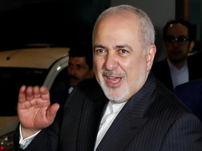 Ngoại trưởng Iran Mohammad Javad Zarif tại sân bay ở New Delhi, Ấn Độ, ngày 14-1.