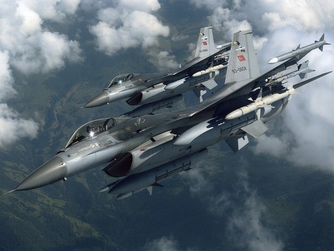 Hai máy bay chiến đấu F-16 của Thổ Nhĩ Kỳ. Ảnh: DAILY SABAH