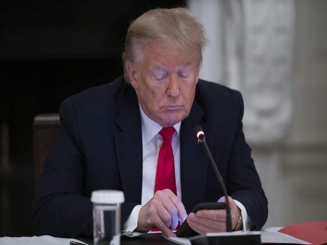 Facebook đã xóa bài đăng trên tài khoản của Tổng thống Mỹ Donald Trump vì lý do “vi phạm chính sách của Facebook”.