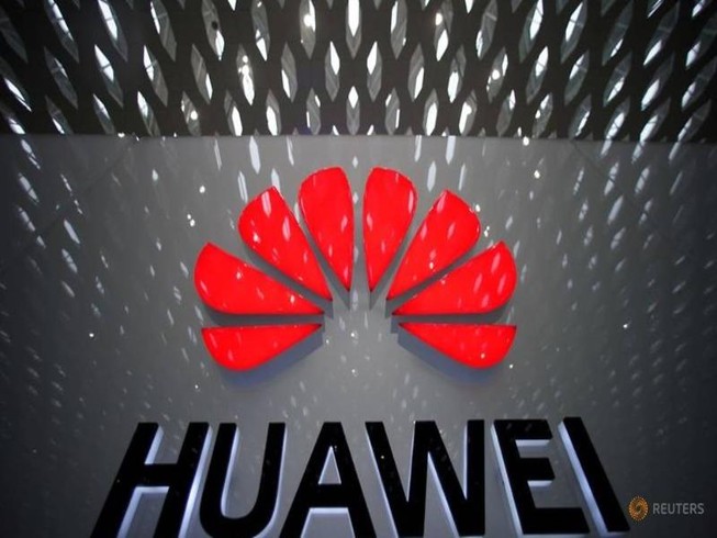 Logo Huawei được đặt tại sân bay quốc tế Thâm Quyến ở tỉnh Quảng Đông, Trung Quốc ngày 22-7-2019.