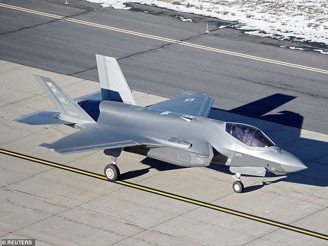 Chiếc máy bay chiến đấu F-35A của không quân Mỹ trong quá trình thử nghiệm ở bang Utah, Mỹ.