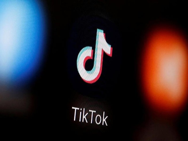 Logo TikTok hiển thị trên điện thoại được chụp vào ngày 6-1-2020.