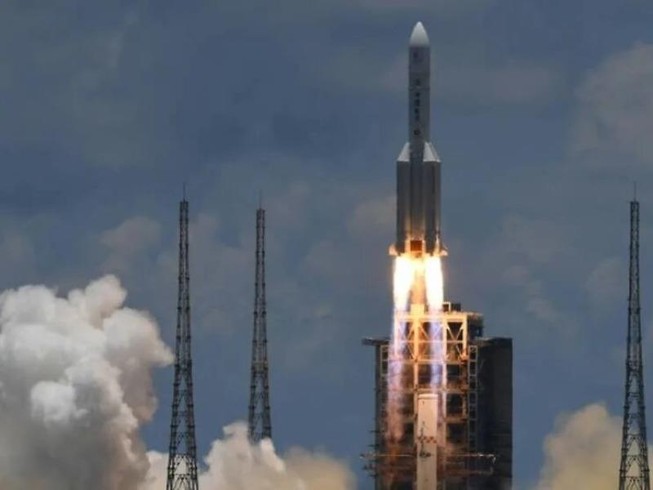 Tàu thăm dò Thiên Vấn-1 được phóng bằng tên lửa Trường Chinh 5. Ảnh: AFP